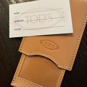 Tod’s leather luggage tag